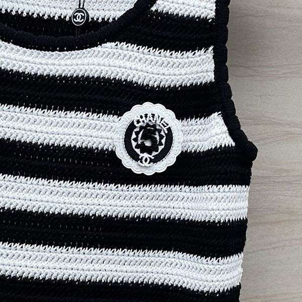 新色☆希少シャネルの胸元刺繍配色ショートタンクトップ 偽物 shm61973